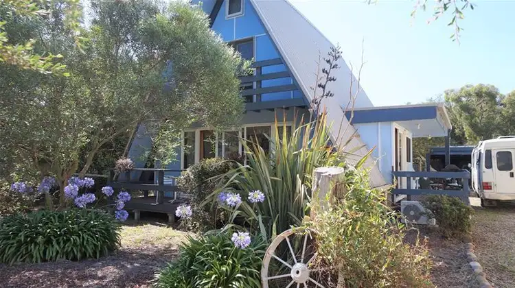 29 Central Avenue, Loch Sport VIC 3851