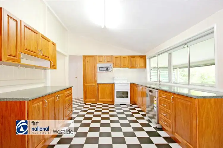 3 Hinton Drive, Goodna QLD 4300