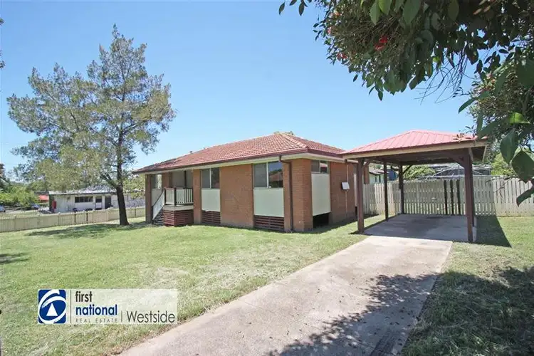32 Hayden Street, Riverview QLD 4303