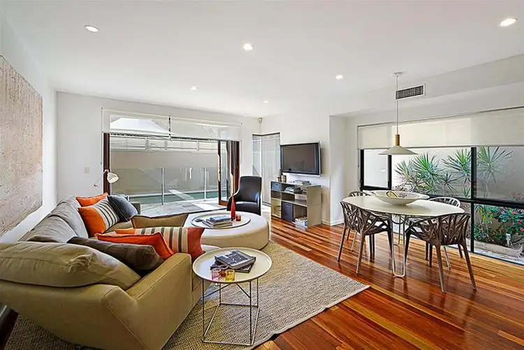 Sixth view of Homely villa listing, 2/5 Mountbatten Avenue, Main Beach QLD 4217