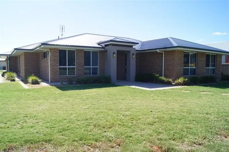 2 Sommerfeld Crescent, Chinchilla QLD 4413