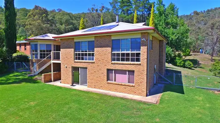 17 Iarias Lane, Bright VIC 3741