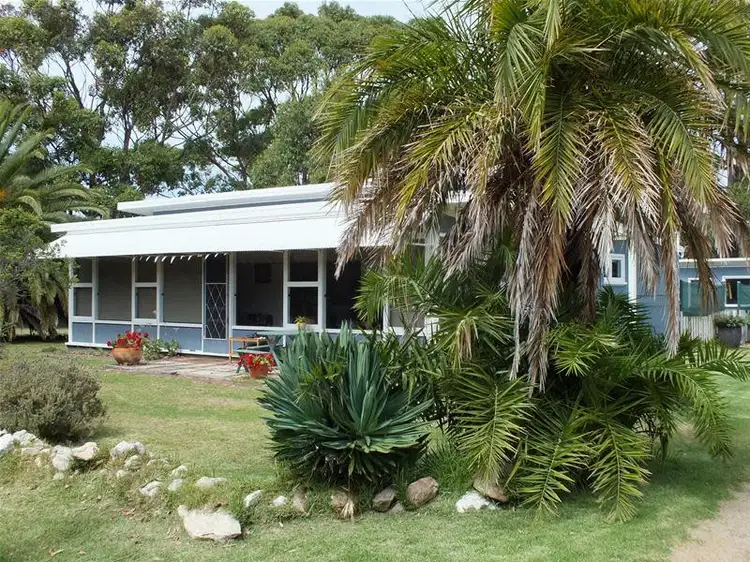 16 Harbour Esplanade, Little Grove WA 6330