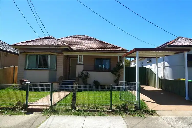 10 MCPHERSON Avenue, Punchbowl NSW 2196