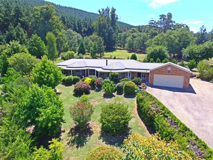 30 Norman Court, Bright VIC 3741