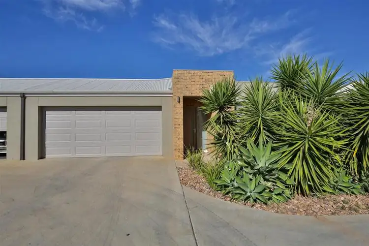 2/11 Wisteria Way, Mildura VIC 3500