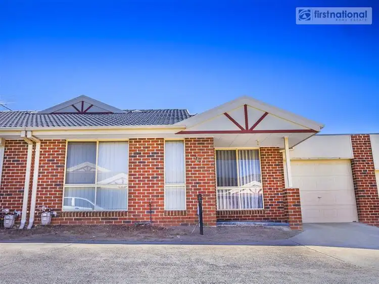 27/4-16 Melaleuca Drive, Meadow Heights VIC 3048