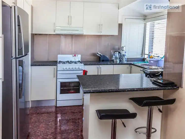 Fifth view of Homely house listing, 10 Kim Close, Meadow Heights VIC 3048