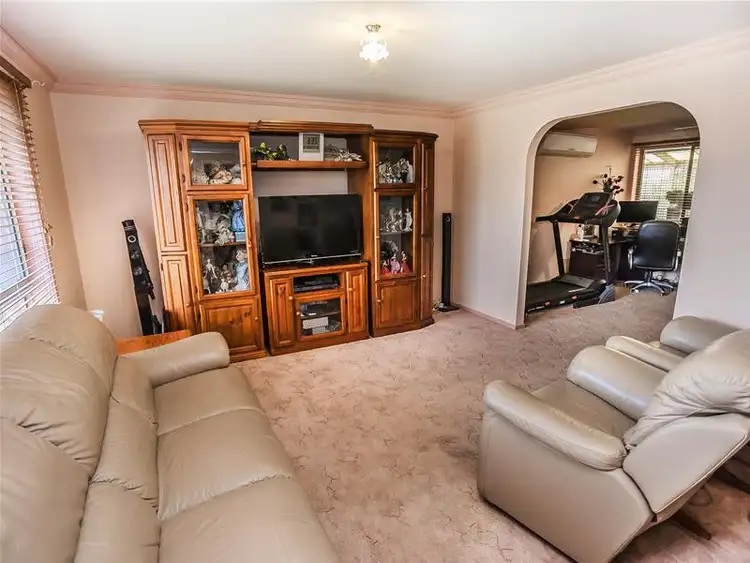 Fourth view of Homely house listing, 5 Hovea Close, Meadow Heights VIC 3048