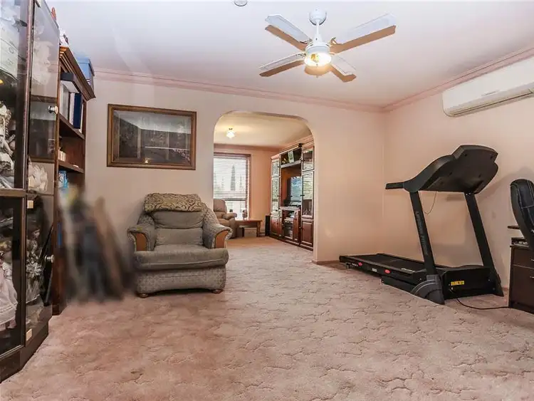 Fifth view of Homely house listing, 5 Hovea Close, Meadow Heights VIC 3048