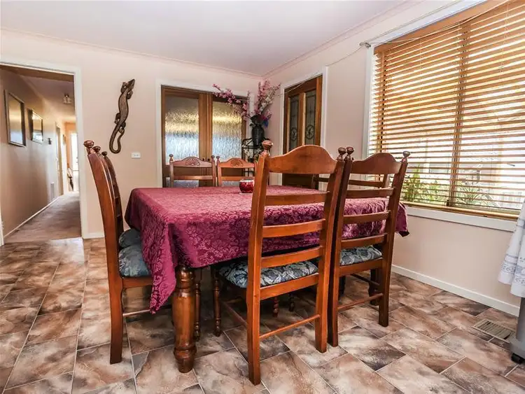Seventh view of Homely house listing, 5 Hovea Close, Meadow Heights VIC 3048
