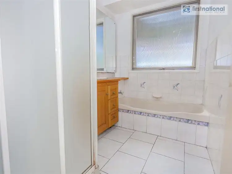 Fifth view of Homely house listing, 2 Cosgrove Court, Meadow Heights VIC 3048