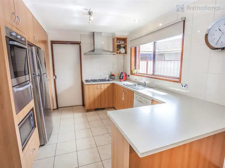 Seventh view of Homely house listing, 5 Tamboon Court, Meadow Heights VIC 3048