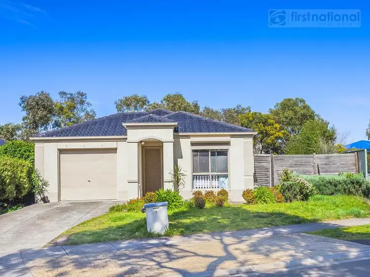 15 Corona Place, Roxburgh Park VIC 3064
