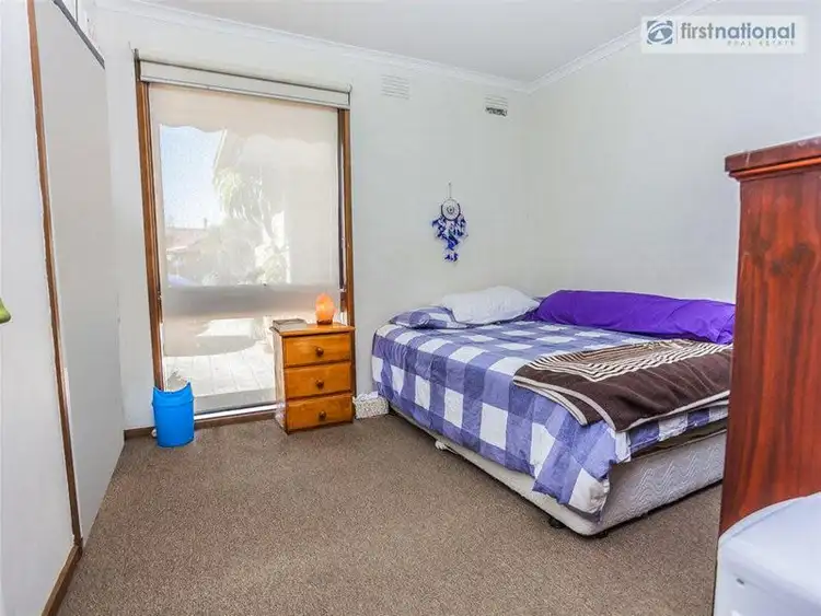 Seventh view of Homely house listing, 8 Devon Court, Meadow Heights VIC 3048