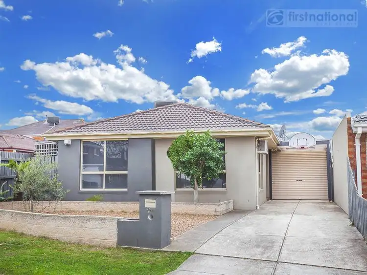 24 Honeysuckle Court, Meadow Heights VIC 3048