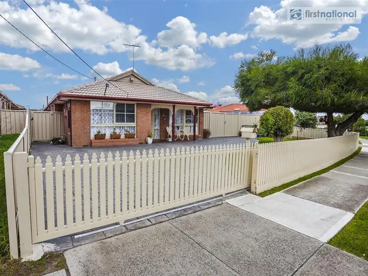 122 Rokewood Crescent, Meadow Heights VIC 3048