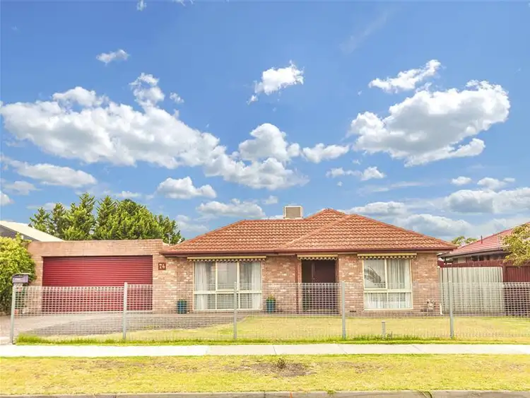 74 Malmsbury Drive, Meadow Heights VIC 3048