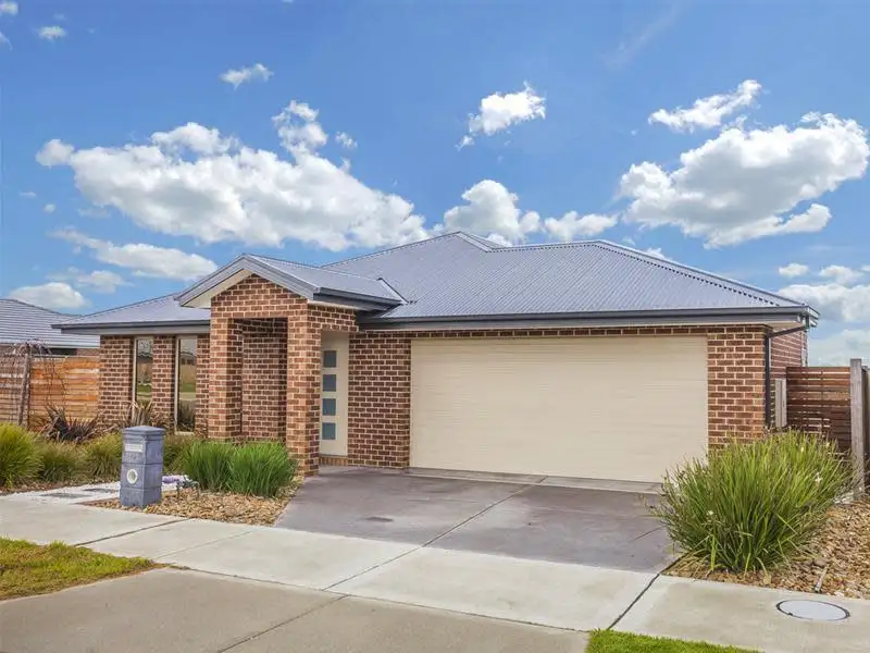 Main view of Homely house listing, 123 Mandalay Circuit, Beveridge VIC 3753