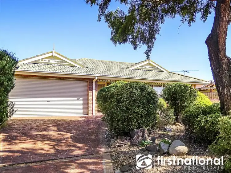43 Thomas Place, Pakenham VIC 3810