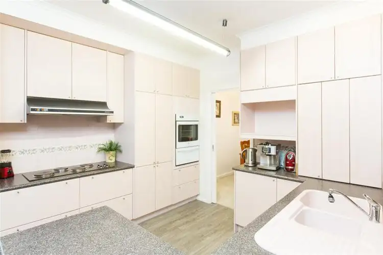 Fifth view of Homely house listing, 204 Walnut Avenue, Mildura VIC 3500