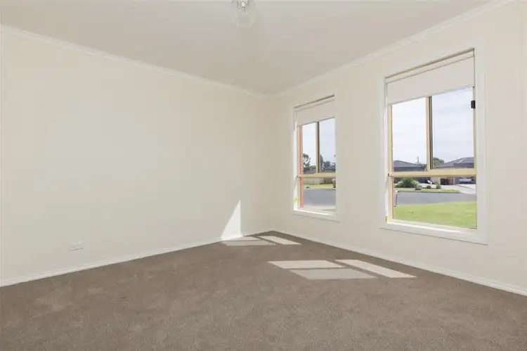 Second view of Homely house listing, 5 Reisling Court, Mildura VIC 3500