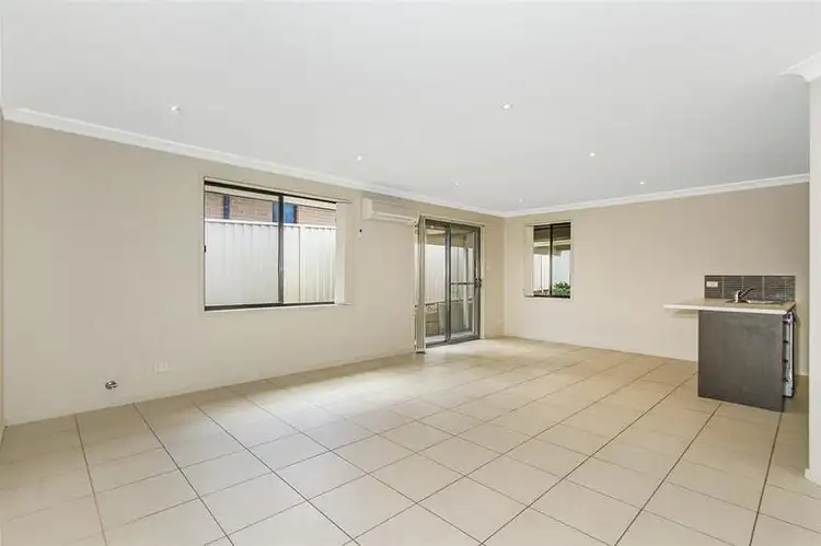 Fifth view of Homely house listing, 1 Yellow Rose Terrace, Hamlyn Terrace NSW 2259