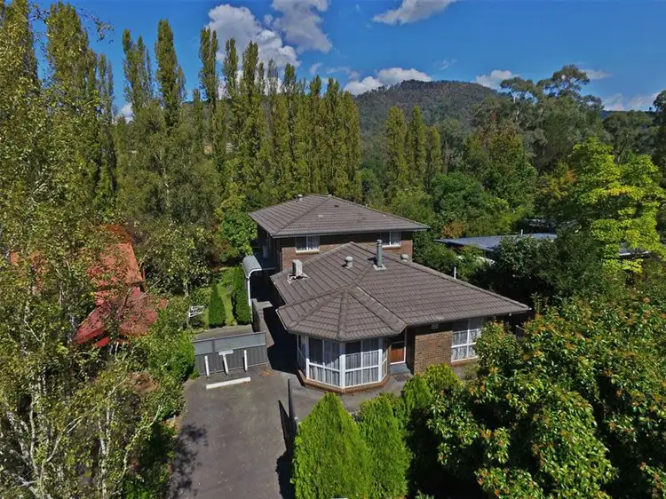 20 Showers Avenue, Bright VIC 3741