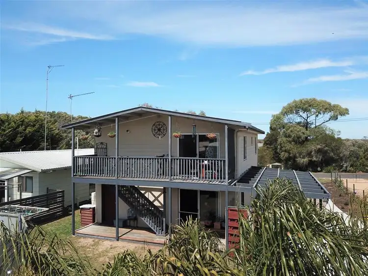 20 Banksia Street, Loch Sport VIC 3851
