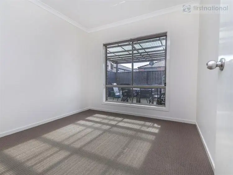 Fifth view of Homely house listing, 15 Birdswood Crescent, Craigieburn VIC 3064
