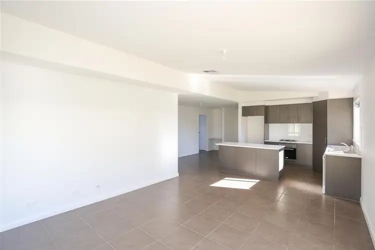 Fifth view of Homely house listing, 8 Tower Gardens, Mildura VIC 3500