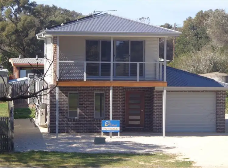 110 Lake Street, Loch Sport VIC 3851
