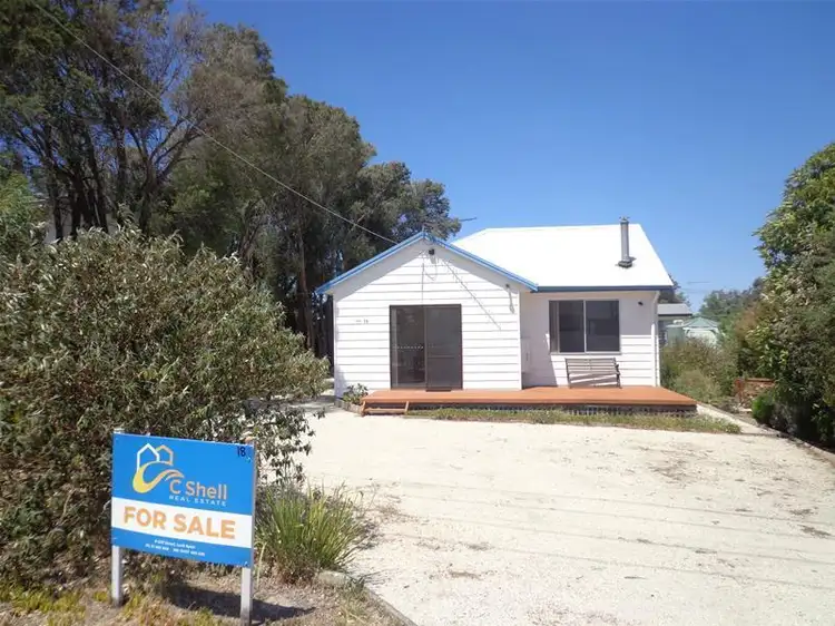 18 Wattle Grove, Loch Sport VIC 3851