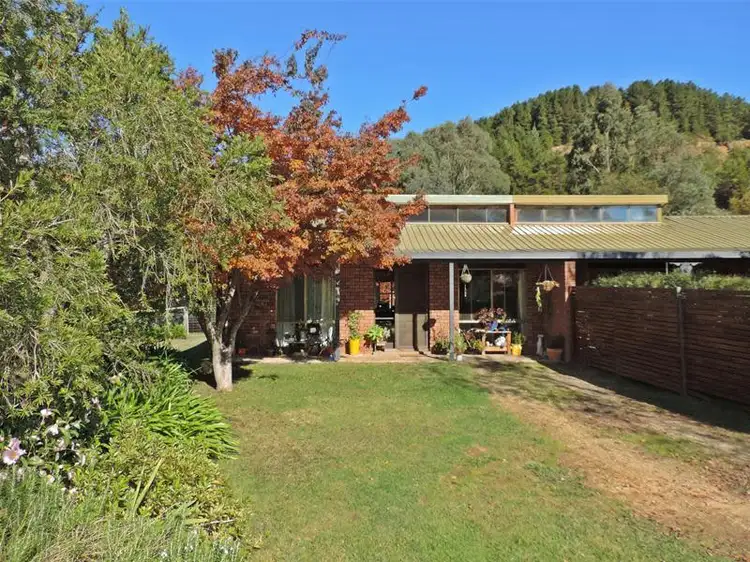 24B Nicholson Street, Porepunkah VIC 3740