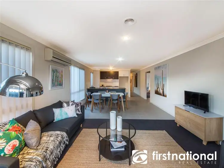 Sixth view of Homely house listing, 5 Alapont Close, Pakenham VIC 3810