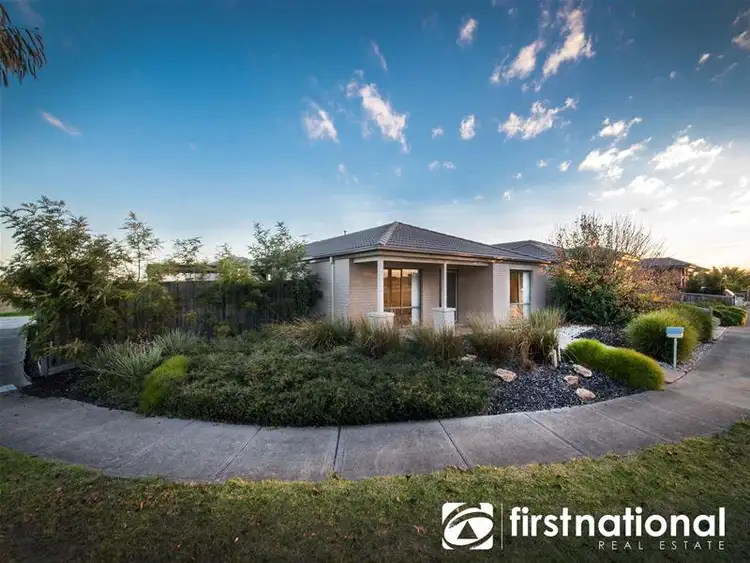 122 Sandalwood Drive, Pakenham VIC 3810