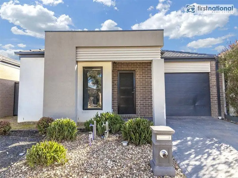 Main view of Homely house listing, 5 Woodgrove Street, Craigieburn VIC 3064
