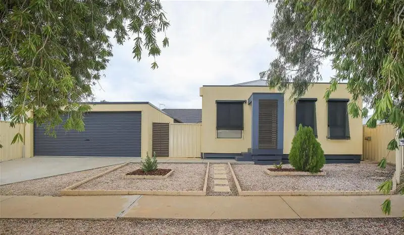 Main view of Homely townhouse listing, 5 Eulinga  Drive, Mildura VIC 3500