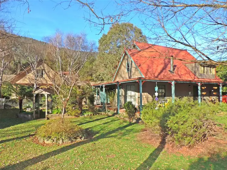 153 Great Alpine Road, Harrietville VIC 3741