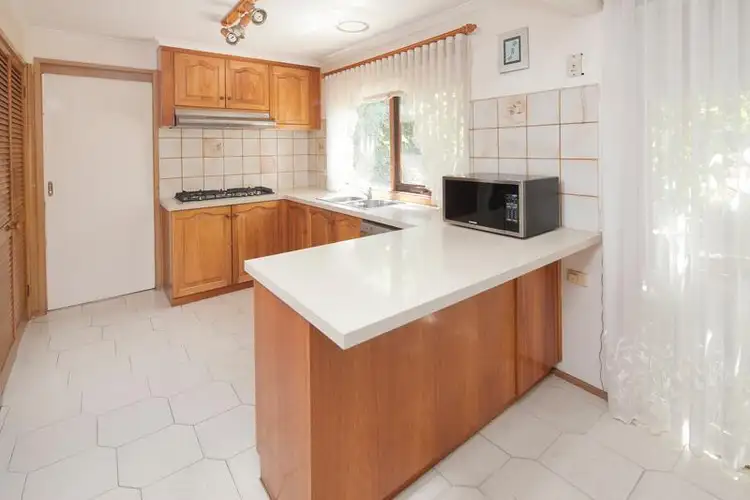 Sixth view of Homely house listing, 2 Montague Court, Endeavour Hills VIC 3802