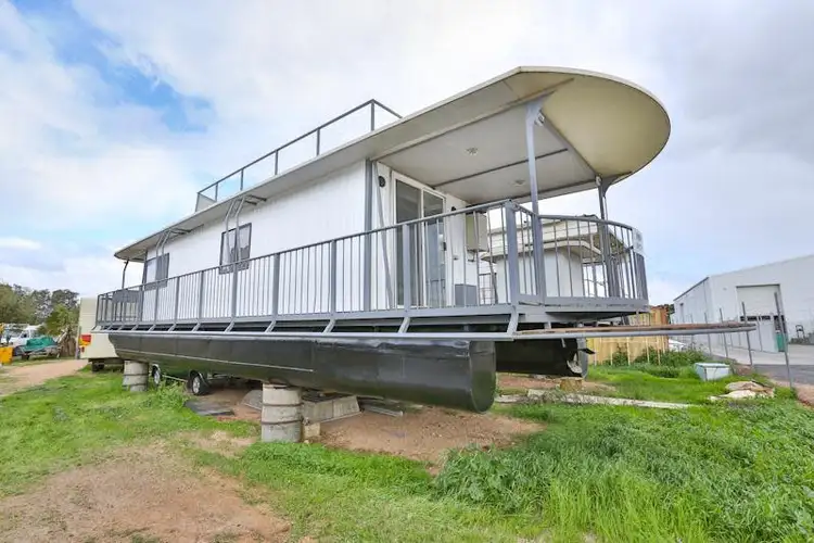 Houseboat, Mildura VIC 3500