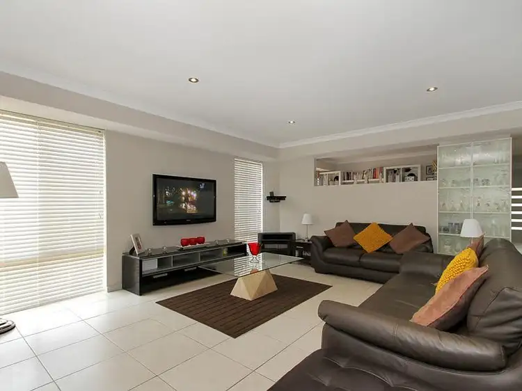 18 Osaka Loop, Hocking WA 6065