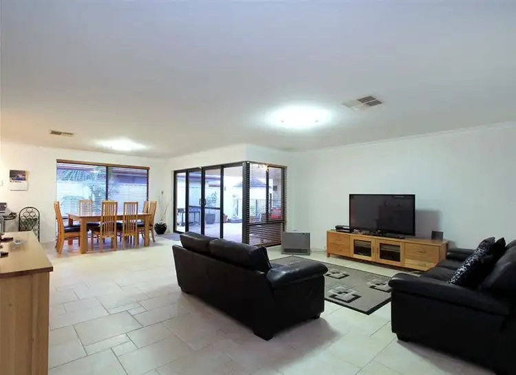 Sixth view of Homely house listing, 8 Ankuri Pass, Carramar WA 6031