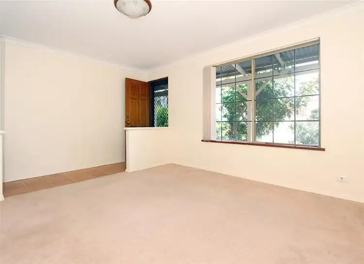 Second view of Homely house listing, 5 Hitek Court, Merriwa WA 6030