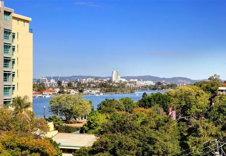 30412/2 Harbour Road, Hamilton QLD 4007