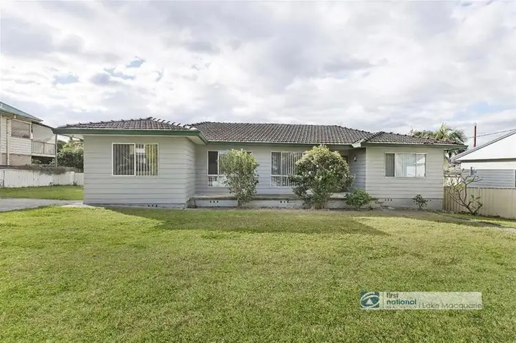 8 Oakville Road, Edgeworth NSW 2285