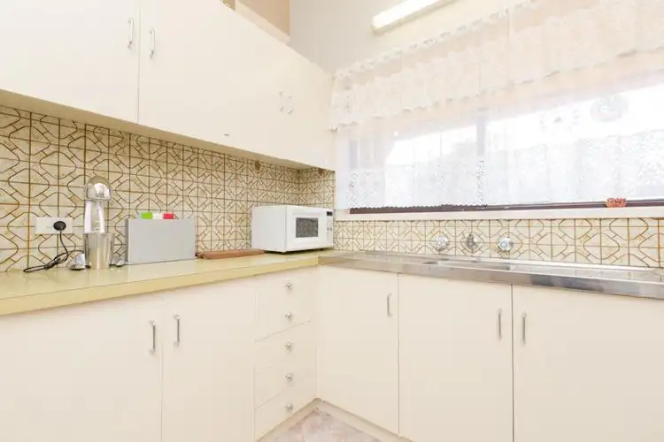 Sixth view of Homely unit listing, 3 Bottlebrush Court, Mildura VIC 3500