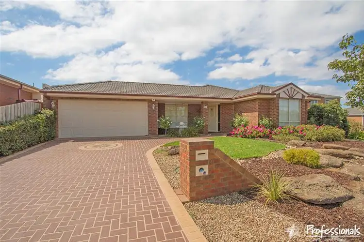 11 The Crest, Harkness VIC 3337