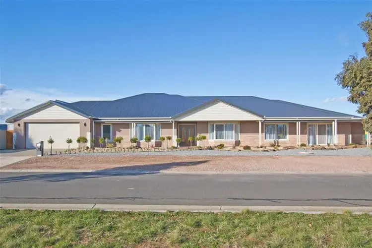 22 Highfield Way, Kurunjang VIC 3337