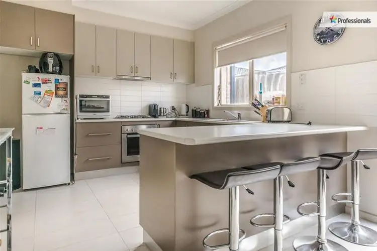 2/31 Kayla Way, Kurunjang VIC 3337